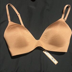 SKIMS Nude Seamless Bra